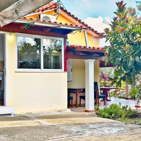 Demar & Ferienhaus Katakolo