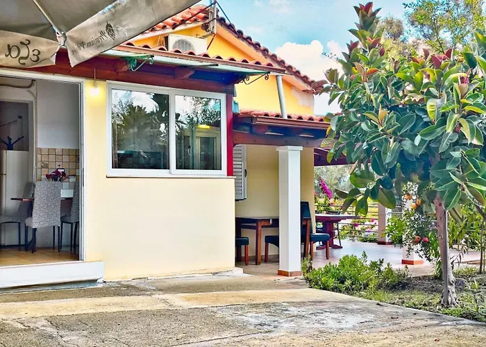 Demar & Casa de Férias Katakolo